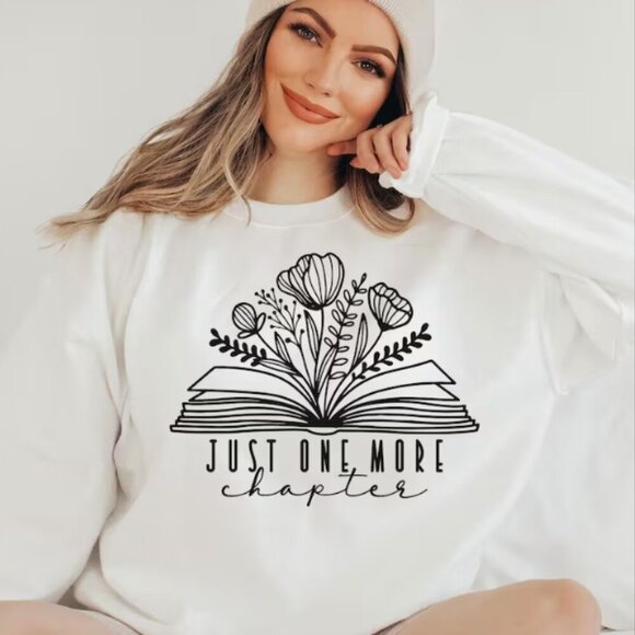 Book with flowers Just one more chapter NEW white crewneck sweatshirt - Picture 1 of 1